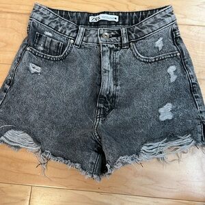 Black Zara Jean shorts high rise